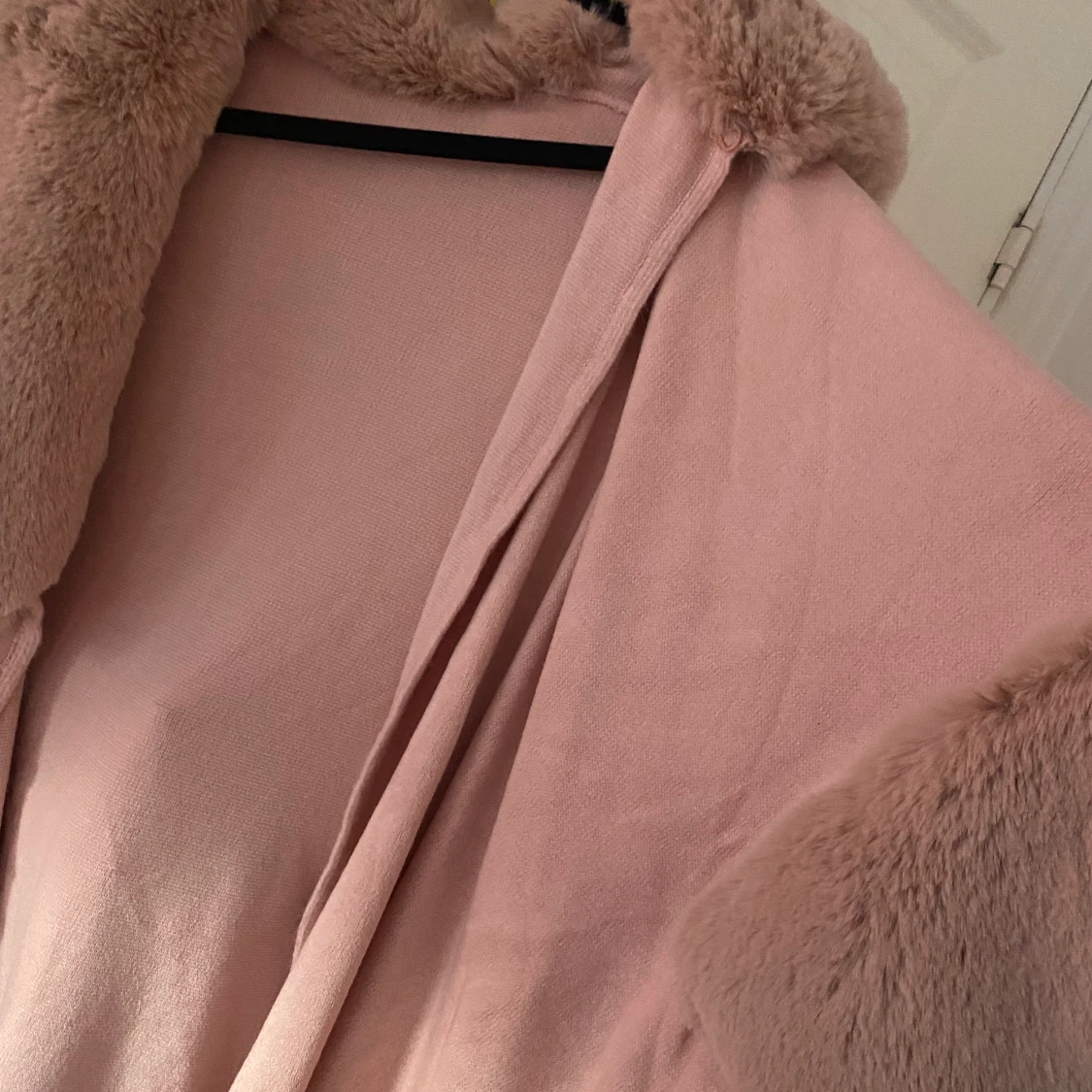 Poncho med päls - 90