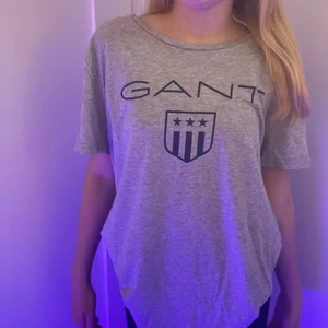 Gant tröja - Hej  Vi säljer en gant tröja då den inte kommer till användning. Storlek står inte men skulle gissa på XS