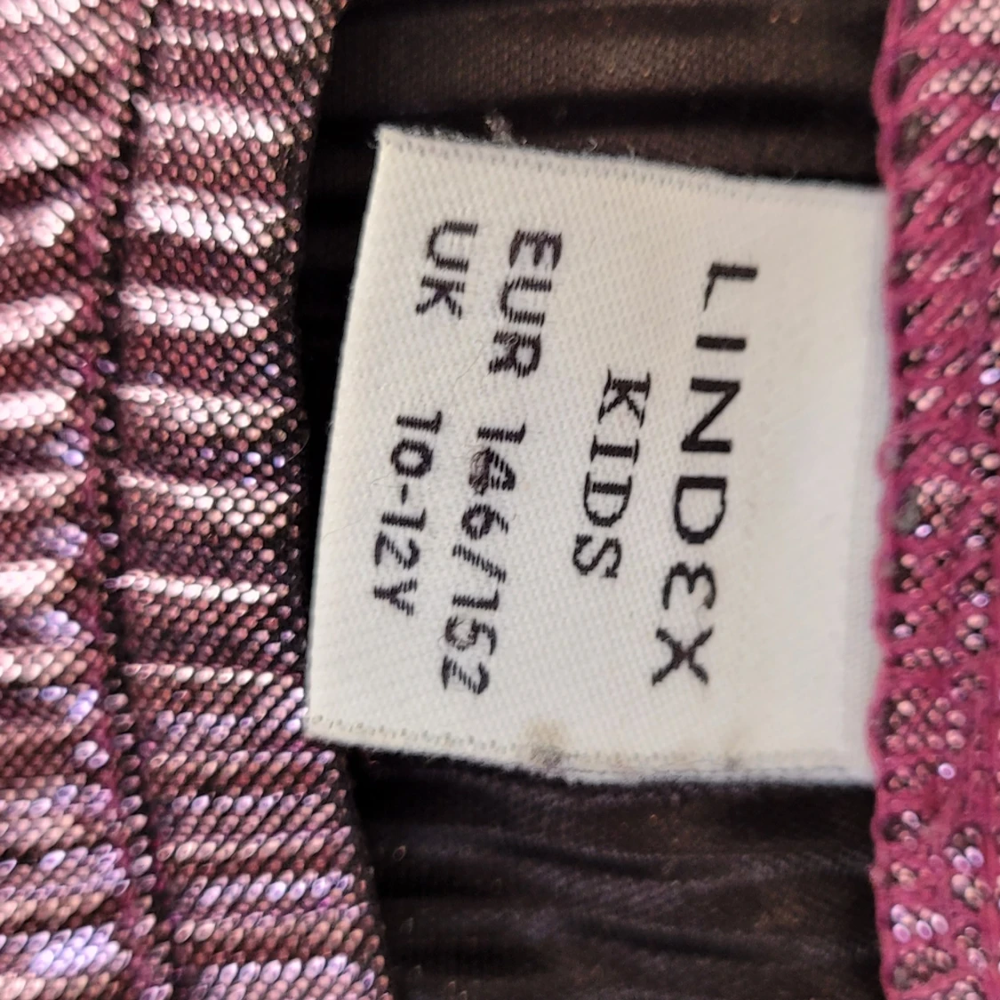 Glansig lila tröja i strl 146/152 - 91