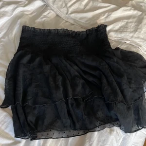 Svart kjol - Jätte fin svart kjol från bik bok!! Använd fåtal gånger❤️❤️