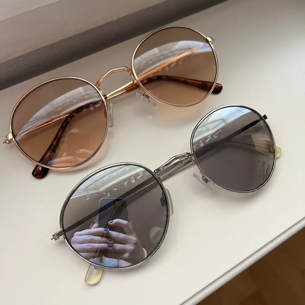 Säljer dessa olika solglasögon, från HM, glitter mm. 30kr/st!. Accessoarer.