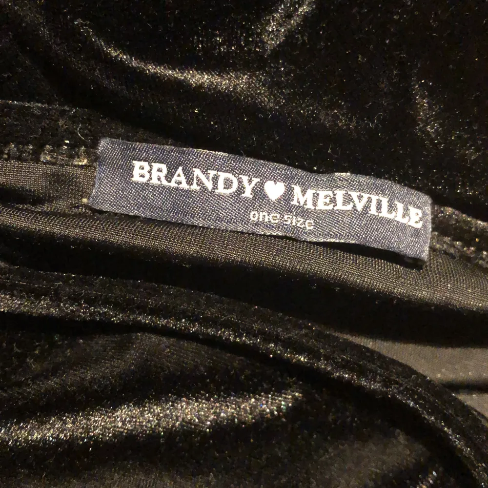 Brandy Melville Faye Skinny Straps Black Velvet Velour Black Crop Tank Top. Stretchy. Polyblend. Tag 