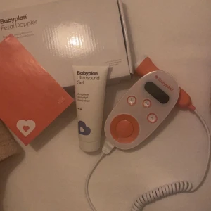 Baby doppler - Säljer min babydoppler som endast är använd en gång. Används från graviditetsvecka 16 för att avlyssna bebisens hjärtljud. 