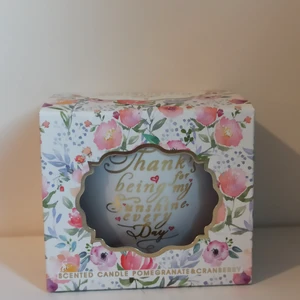 Doftljus💖 - Ett stort gott doftande doftljus med brinningstid i upp till 20 timmar💞