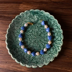 Armband  - Armband med blått tema super fin enkel ! Så fin till sommaren völj måtten  själv , frakt 15kr frakt bevis får man , när du vill köpa skriv mått , din adress och så får du mitt nummer och swichar !!  💖