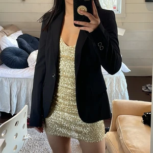 Kavaj från zara - Svart kavaj från zara i storlek xs 