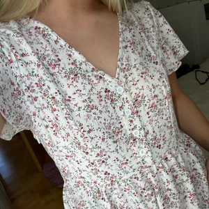 Sommarklänning - En så gullig sommarklänning 🌞❣️❣️