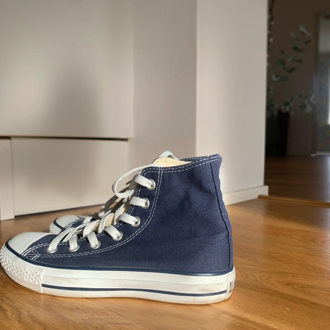 Blåa converse  - 90