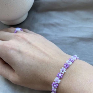 Armband och ringar💗 - Super fina armband och ringar💗 Det finns bättre bilder på armbanden på i andra annonser💙 armbanden kostar mellan 10-15kr💙 skriv privat vid frågor eller intresse🥰