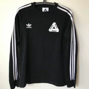 Adidas x Palace Long Sleeve Top - Size S - Adidas x Palace long sleeve top.  Size small. Great condition, no flaws or damage.  Fits like a regular mens size small. DM if you need exact size measurements.   Buyer pays for all shipping costs. All items sent with tracking number.   No swaps, no trades, no offers. 