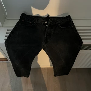 Weekday jeans - Svarta weekday jeans använda 