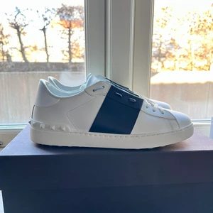 Valentino skor  - 😀