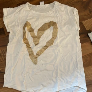 Tröja - Den är fin den är köpt på Lindex 