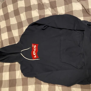 Levis tröja - Levis tröja storlek M , aldrig använd ✨