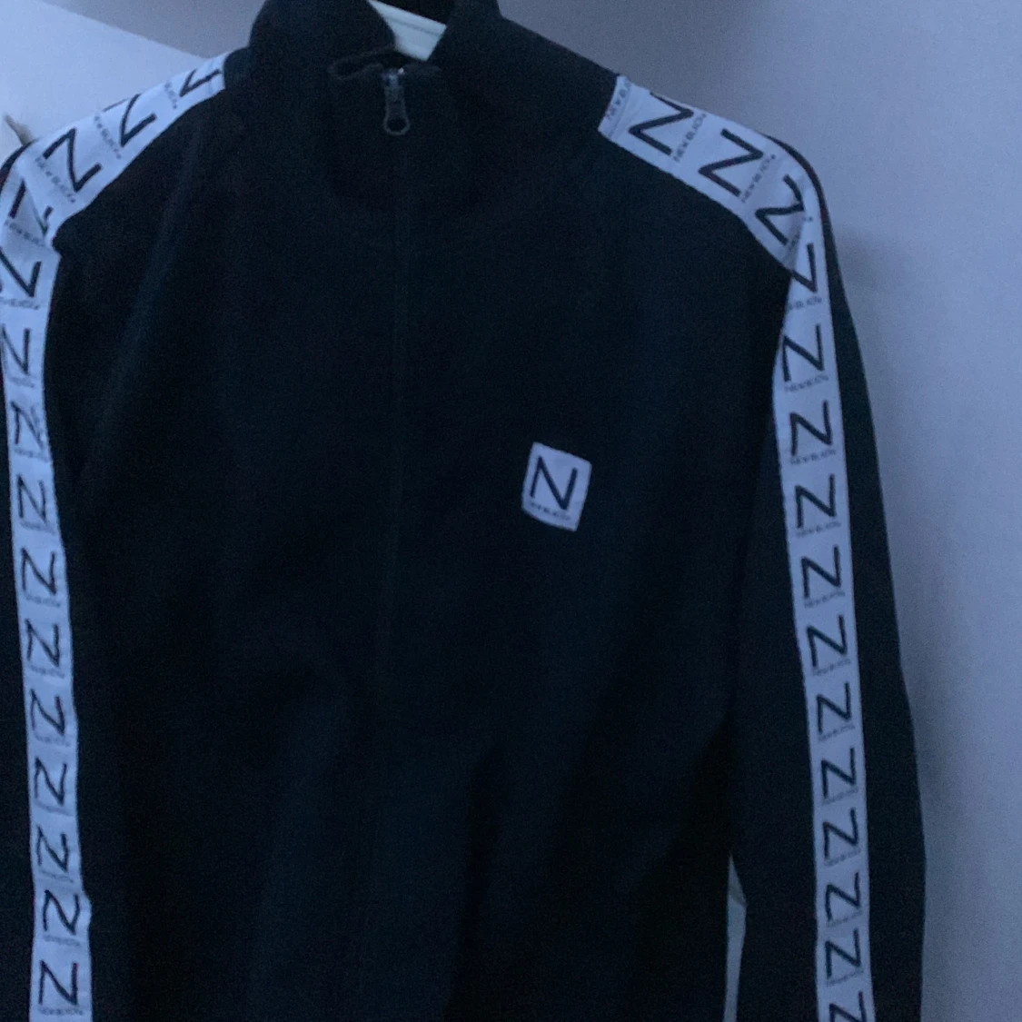 New black tracksuit jacket - 91
