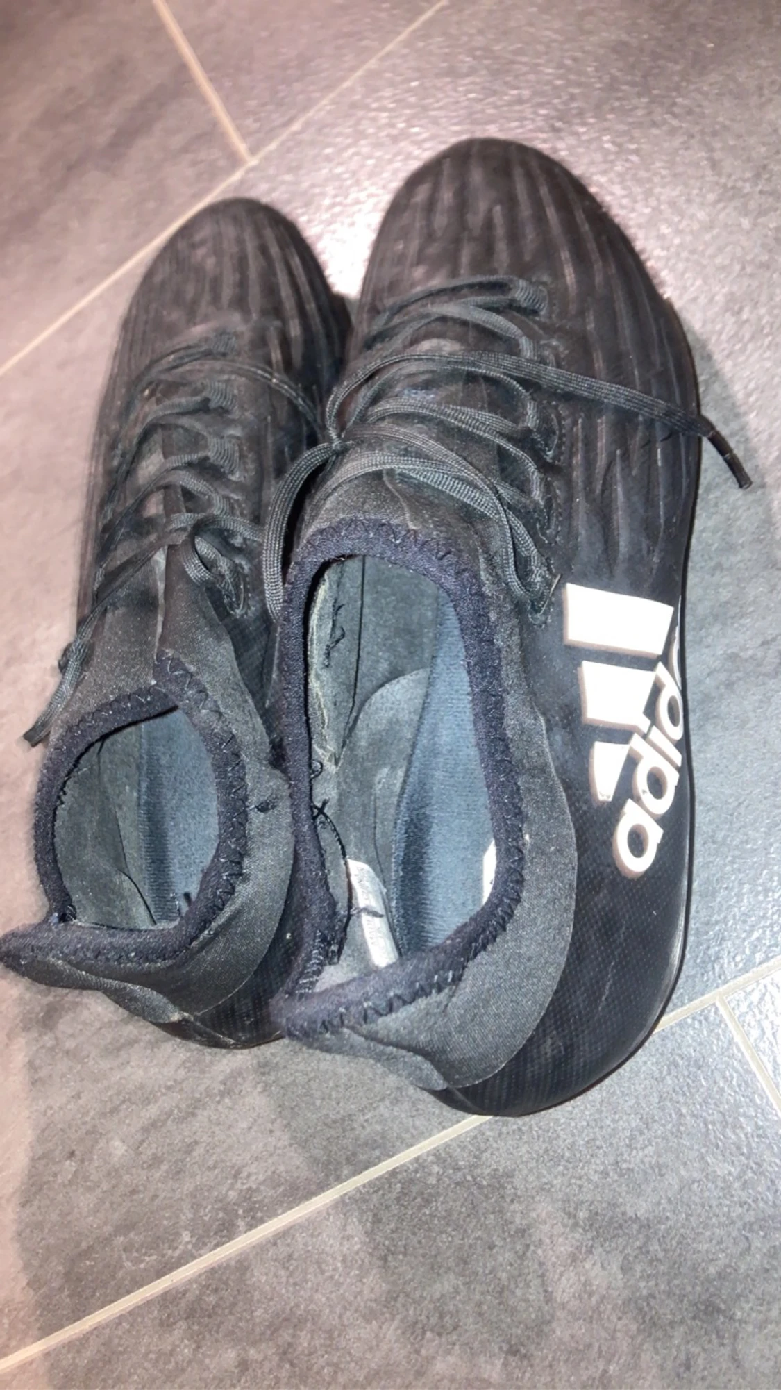 Adidas fotbollskor