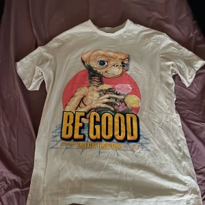 T-shirt med ET tryck - T-shirt från H&M med ET-tryck, ocersized