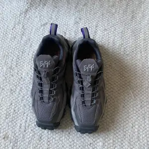 Eytys halo sneakers, ett par chunky skor. Köptes för ca ett år sedan men har aldrig använts utomhus, så de är i nyskick.  Nypris 3800 kr.  