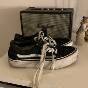 Vans - Säljer vans i storlek 38. Knappt använda och inköpta för två år sen.