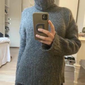 Stickad tröja  - Mysig stickad tröja💕