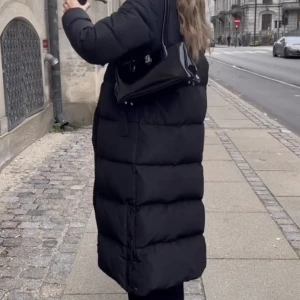 Dunjacka från Zara// nyskick - Storlek S Köpt för 1500 kr i år