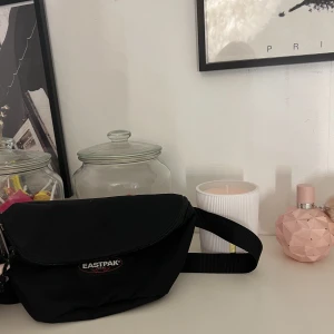Eastpak midjeväska  - Svart midjeväska från Eastpak❤️‍🔥