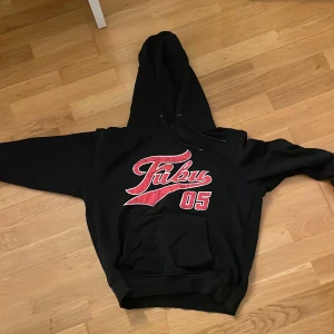 Vintage hoodie oversize  - bekväm & snygg hoodie. Knappt använd. 🤍 