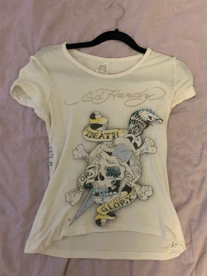 Ed hardy  - ❗️FINNS KVAR PGA OSÄRIÖS KÖPARE)❗️❗️ As snygg edhardy tröja med rhinestoneS😩🙌😍 Strlk:xs  Så söt!!❤️