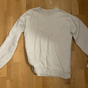 sweatshirt oversize  - NAKD sweatshirt. Bekväm. Bra skick. 