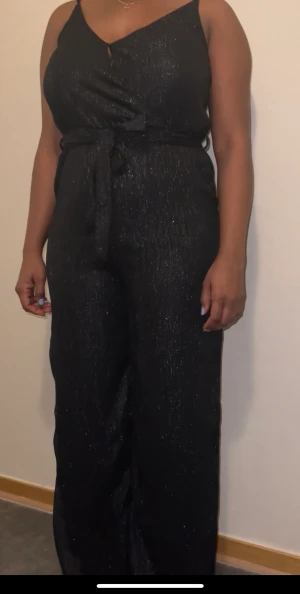 Tröja, skjorta, jumpsuit  - Rensar garderoben priset kan diskuteras 