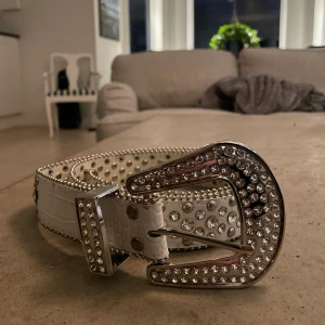 Bälte - Dripbelt i bra kvalite  Skickar med postnord spårbart, köparen betalar frakt