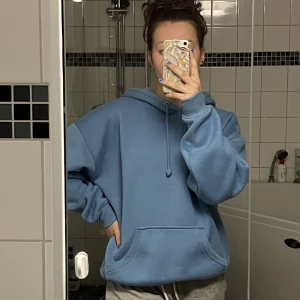 Bikbok hoodie - Fint skick, använd som myströja hemma😇