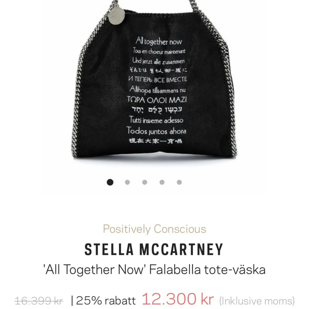 Säljer min underbara Stella väska. Väskan är väl använd men inget slitage. Köpt i början av 2020 från den limiterade kollektionen ’All together now’. Självklart äkta.   Pris går att diskutera.  Hör gärna av er för mer bilder🫶🏼. Väskor.