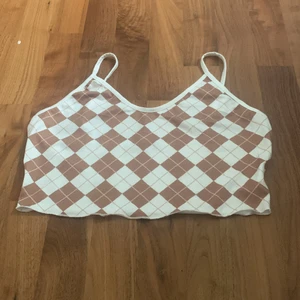 Rutig topp - Rutig topp från SHEIN kommer ej till andvändning då jag har för stor byst 