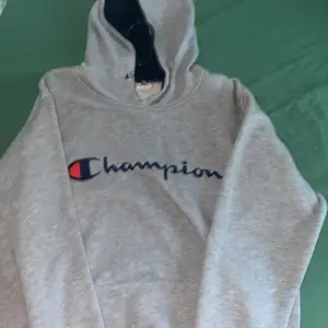 Champion hoodie använd 2-3 gånger nytt skick 