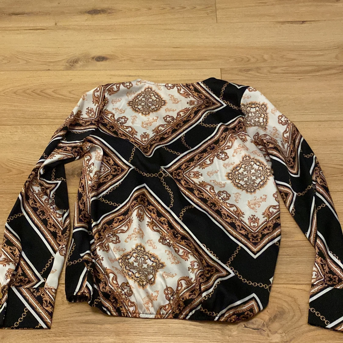 Blus med mönster  - 90