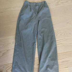 Kostymbyxor - Otroligt fina kostymbyxor ifrån H&M 100 kr + frakt 💞 skriv för bilder på 