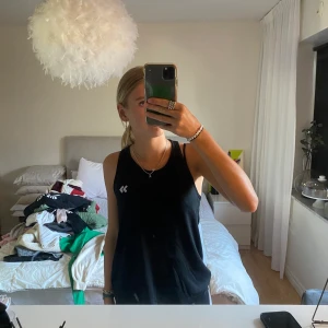 Träningslinne - Träningslinne från Lager157. I strl XS. Sparsamt använd. Nypris: 100kr Mitt pris: 20kr Vid en snabb affär kan priset diskuteras 💸 Kan mötas i Tyresö eller skickas. Frakt kan tillkomma! 