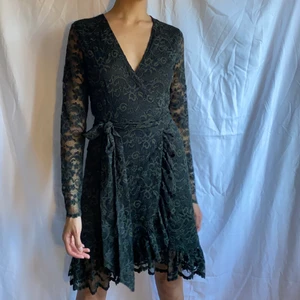 Ganni dress - oanvänd  - Ganni dark green dress, unworn. 