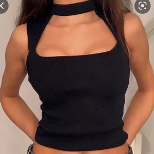 Zara topp - Säljer denna zara topp, nästan oanvänd💞