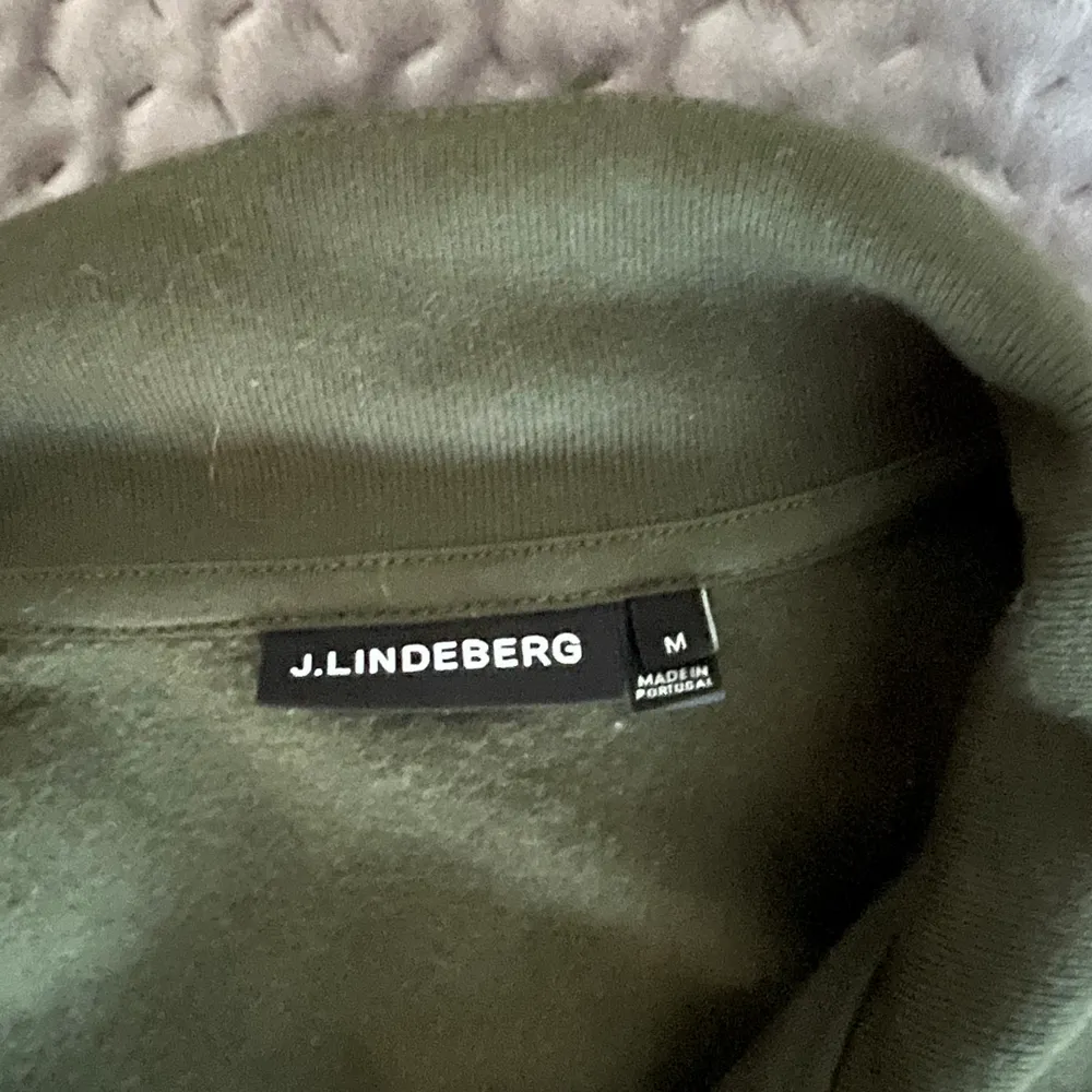 J.Lindberg half zip Bra skick 9,5/10 (nästan aldrig använd). Tröjor & Koftor.