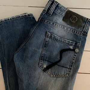 Rag Recycle Jeans - Lågmidjade Rag Recycle Jeans. Har aldrig använt dom, nyskick! Jag har fler bilder på hur dom sitter på så skriv privat isåfall 😇