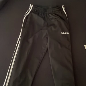 Adidas mjukis - Säljer billigt