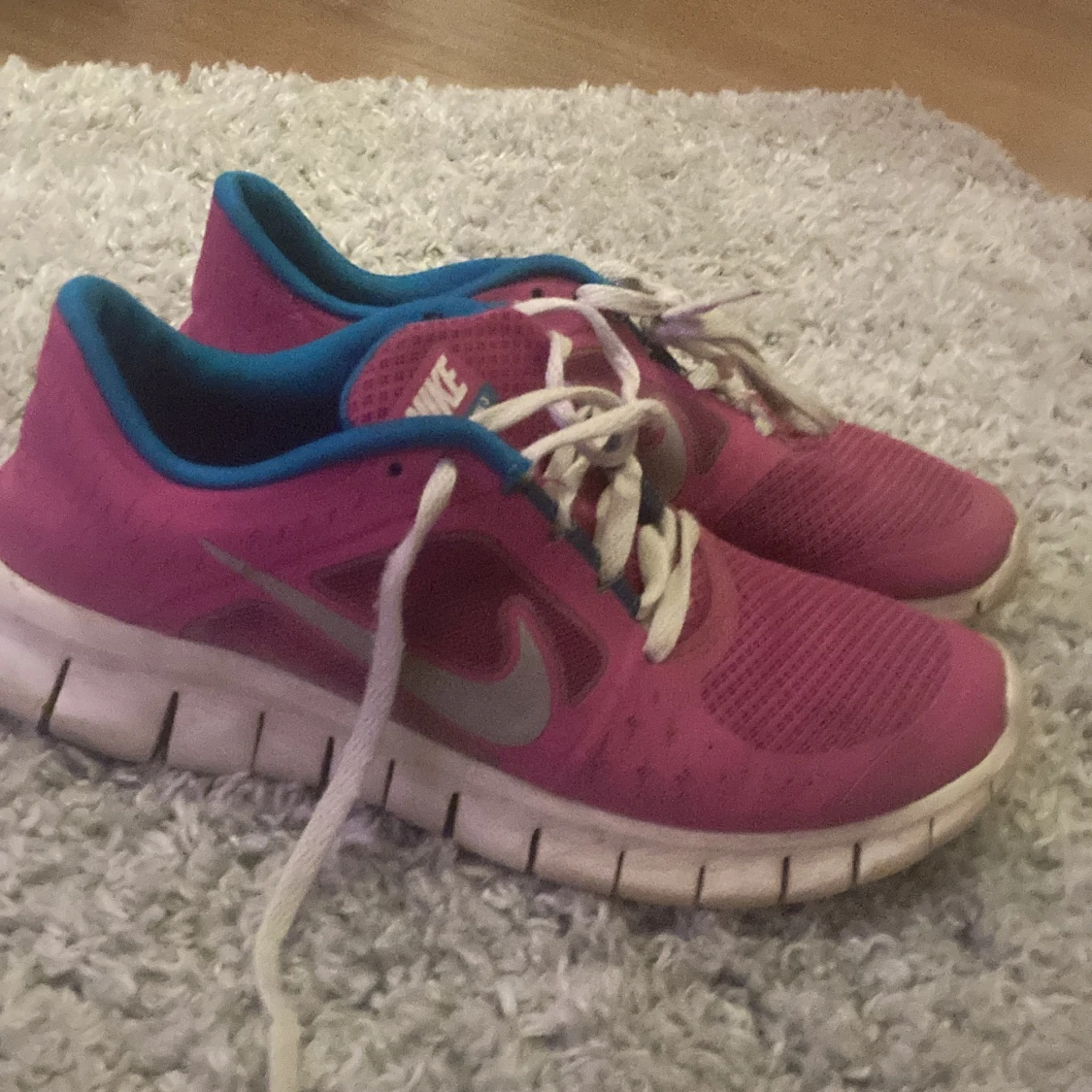 Rosa tränings skor  - 91