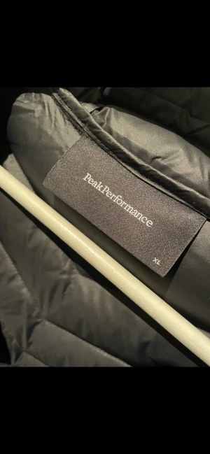 Jacka  - Nästintill oanvänd, toppskick