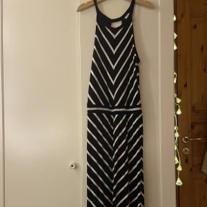 Klänning - Inte så mkt använd. Bra skick. 