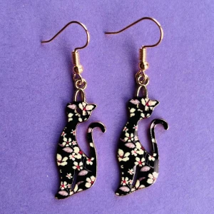 Katt örhängen 🐈 - Nickelfria krokar och fri frakt 🐈