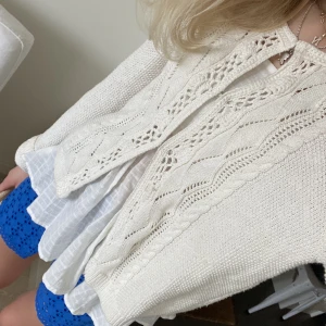 Kofta - Så himla söt kofta som tyvärr inte kommer till så mycket användning då jag har fler lite liknande🥰