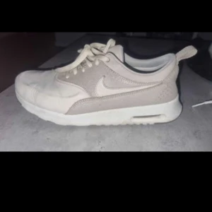 Nike skor  - Skor nike air max thea 