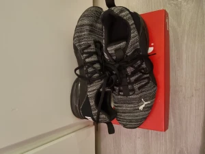Skor - Puma skor mycket bra skick.
